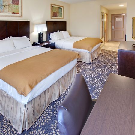 Holiday Inn Express Hotel & Suites Grand Island By Ihg Pokoj fotografie